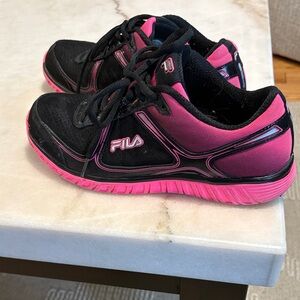 Fila Black and Pink Running Sneakers